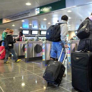 JFK공항서 ICE 체포된 20대 한인, 구금 45일째…한인사회 구명운동